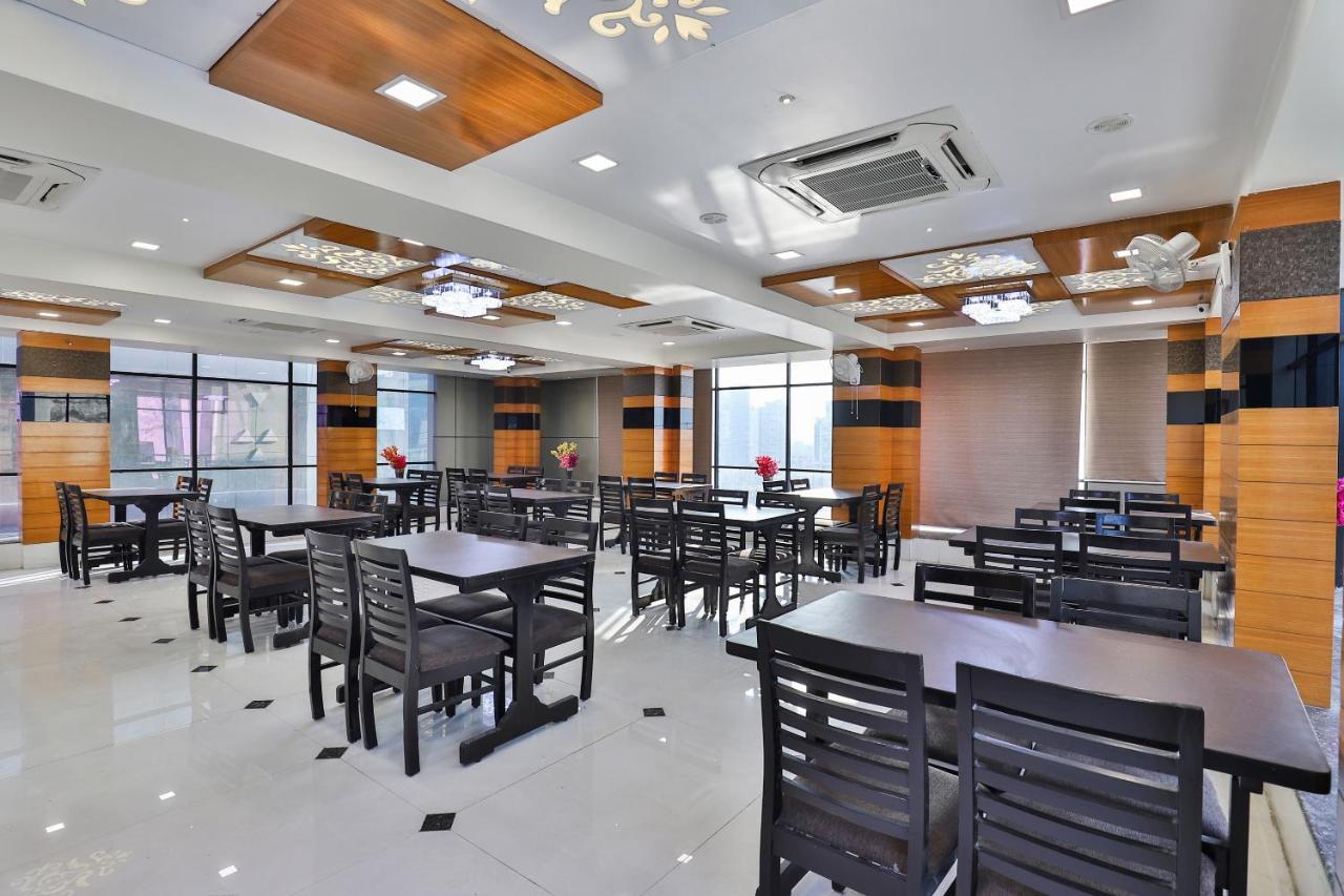 Collection O 7557 Hotel Shiv Kunj Exotica Naroda Exterior foto