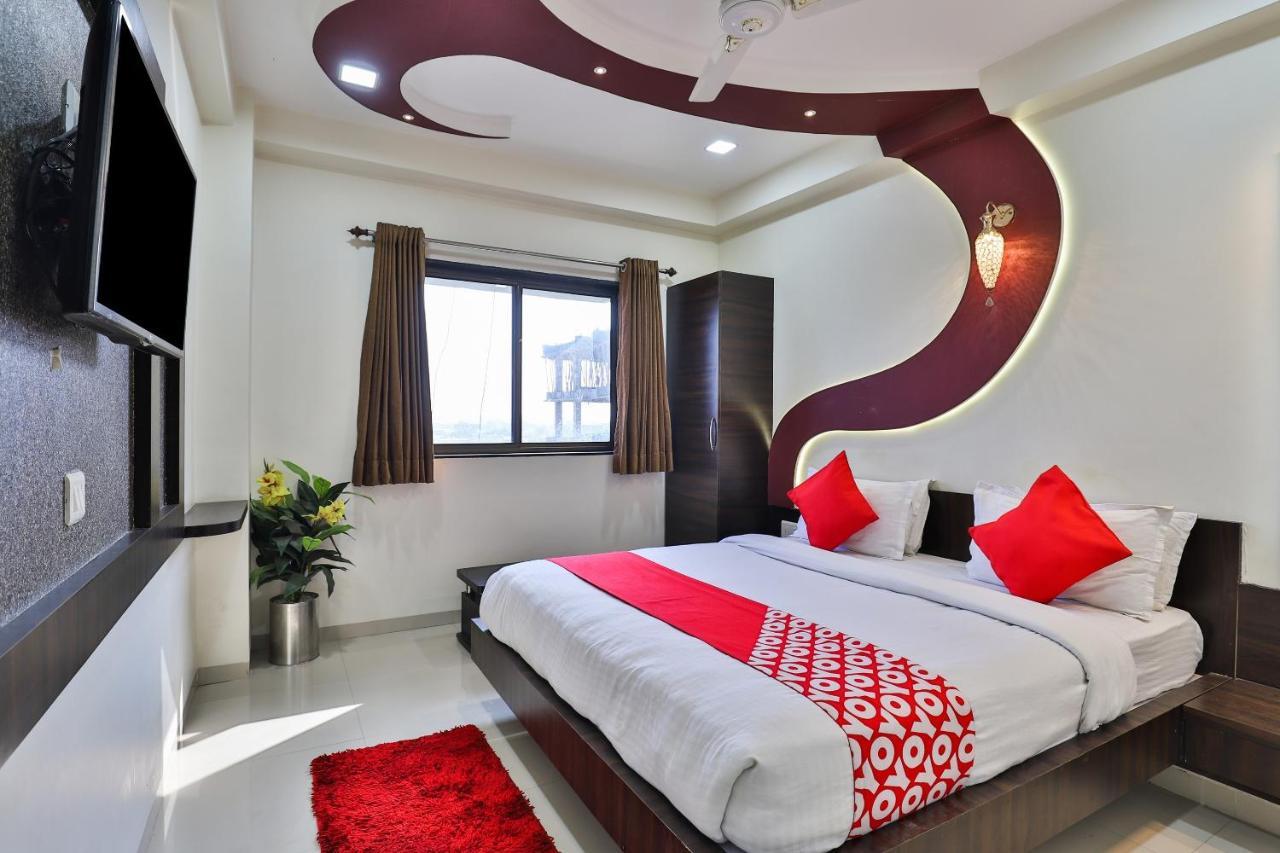 Collection O 7557 Hotel Shiv Kunj Exotica Naroda Exterior foto